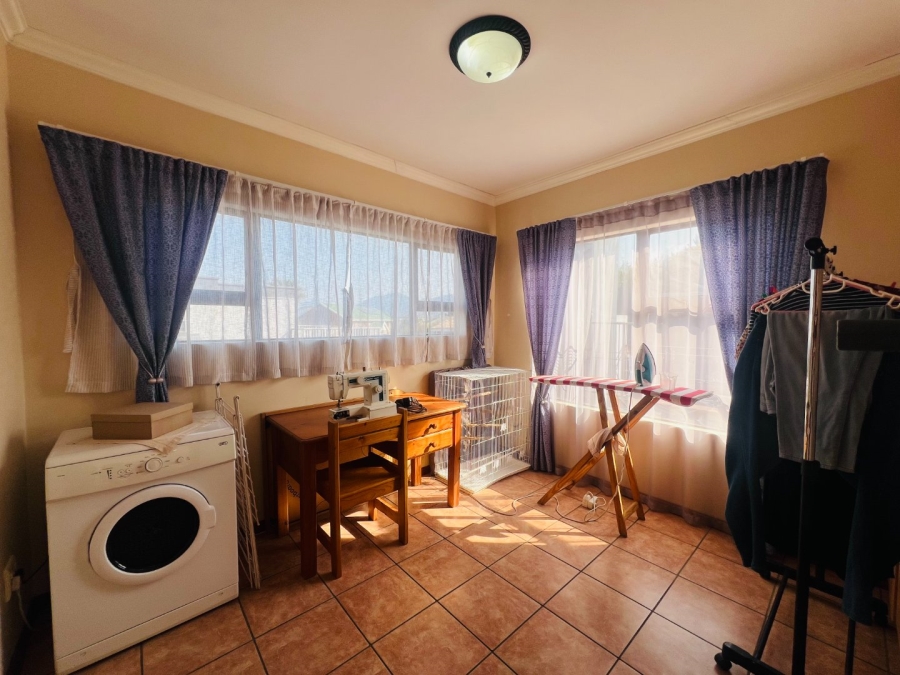 8 Bedroom Property for Sale in Rooi Rivier Rif Western Cape